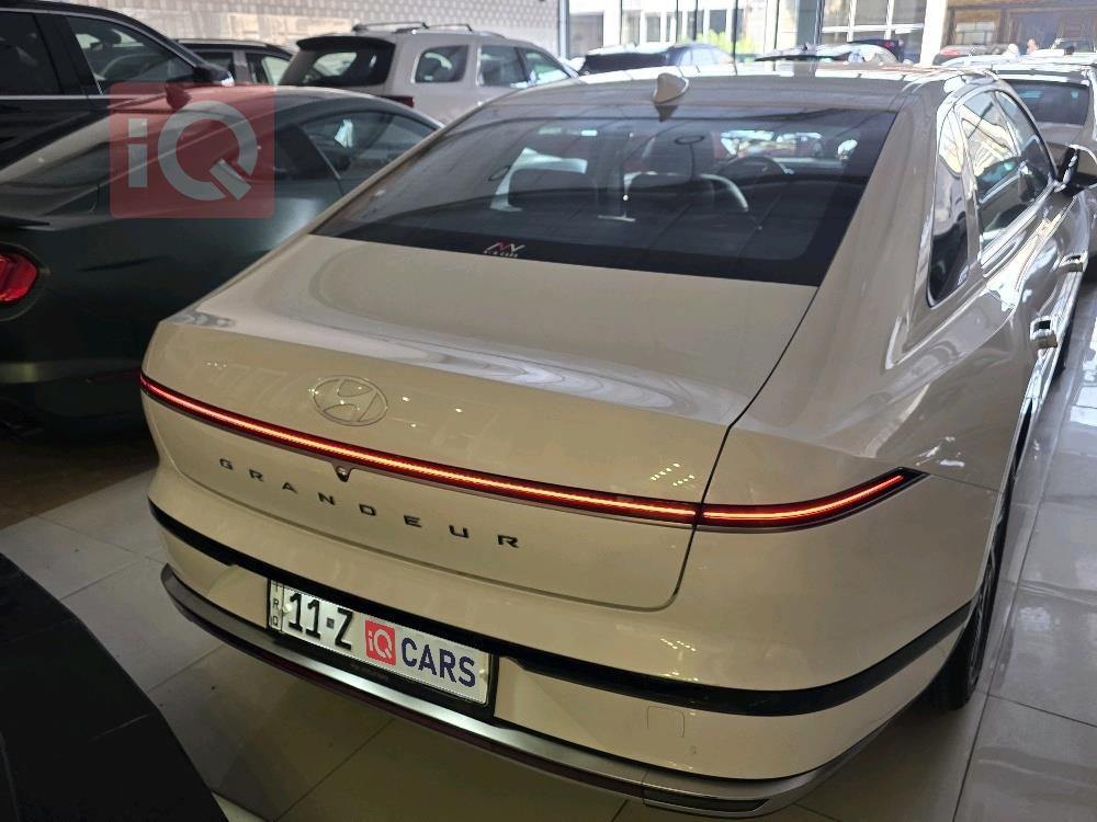 هيونداي أزيرا